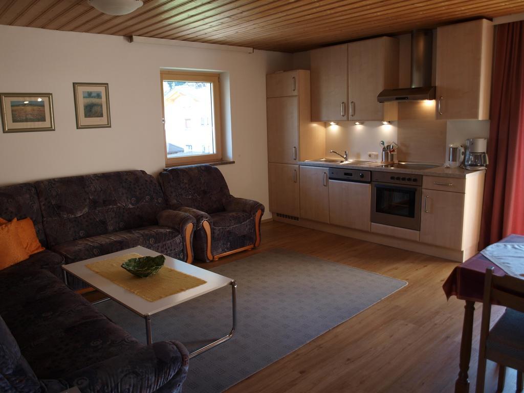 Ferienwohnungen Sommavilla Фулпмес Стая снимка